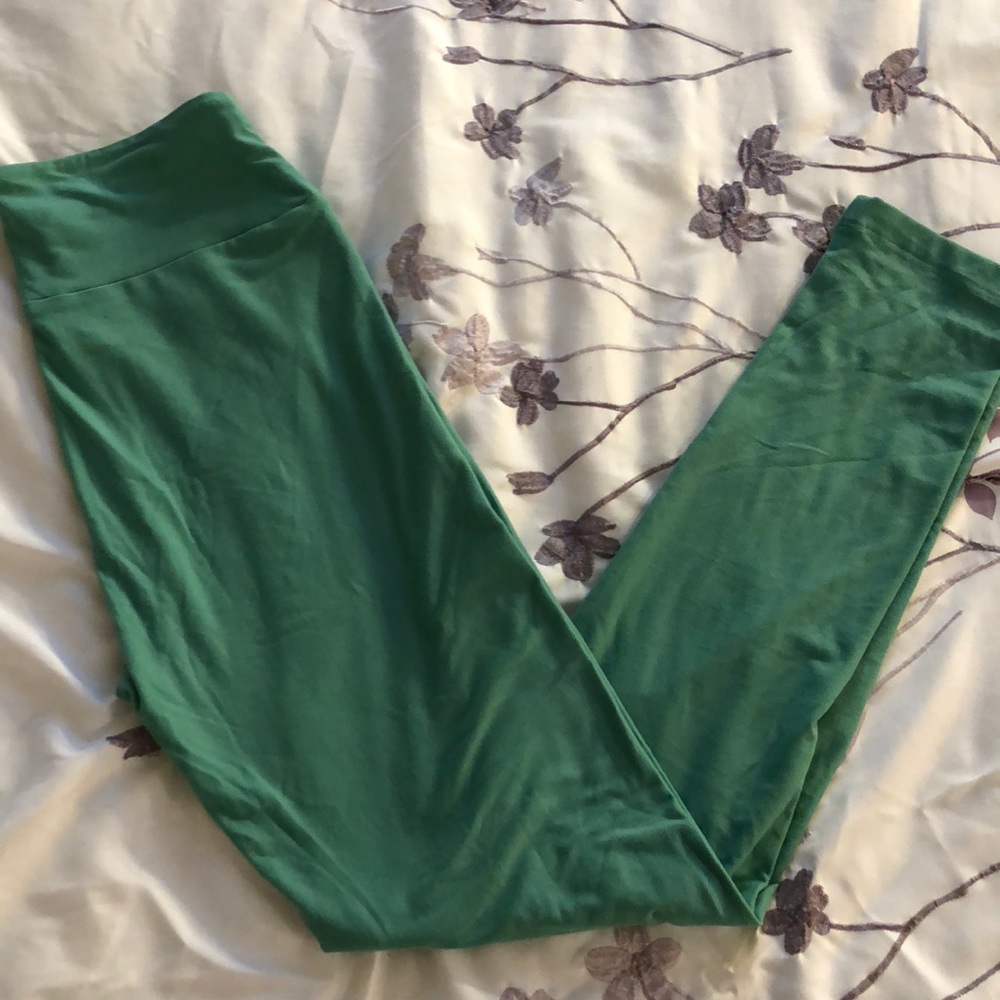 LuLaRoe OS Pale Green Leggings NWOT